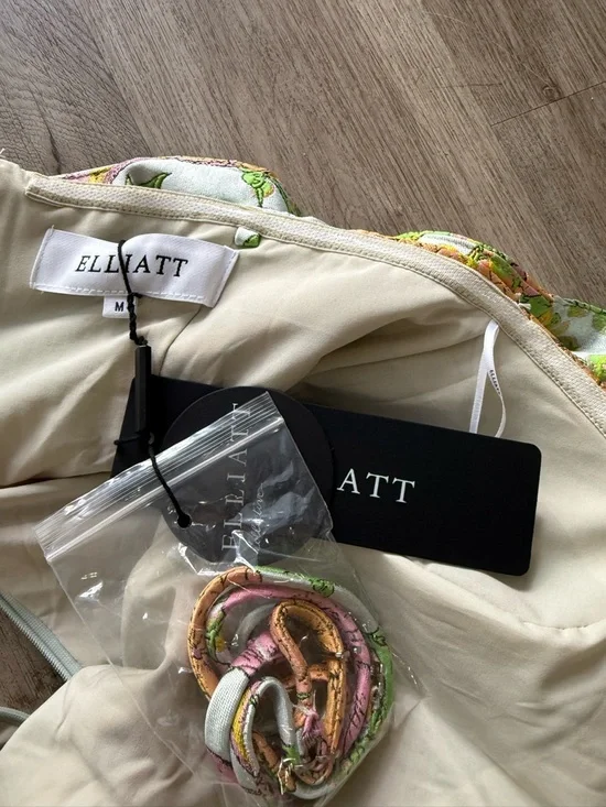 elliatt laurel green floral jacquard strapless ruffle maxi gown dress medium NEW - Picture 12 of 17